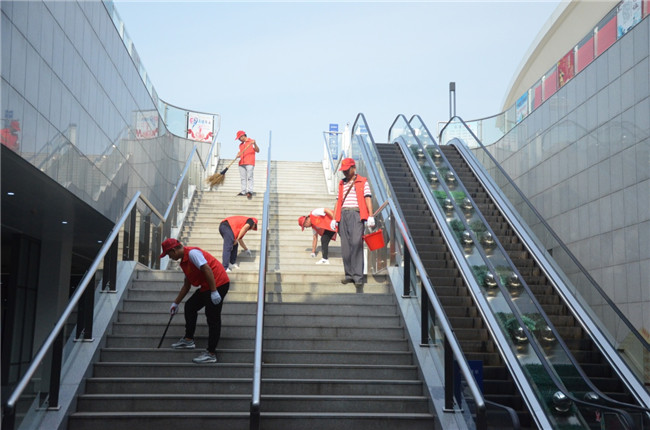 城投集團(tuán)開展“創(chuàng)衛(wèi)迎暗訪、全城大掃除”主題志愿活動(dòng)