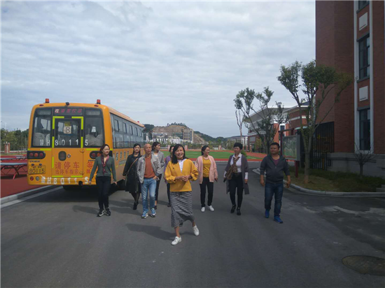 城開(kāi)投公司開(kāi)展十月“主題黨日”活動(dòng)——豐富黨課內(nèi)容，激發(fā)黨員動(dòng)力