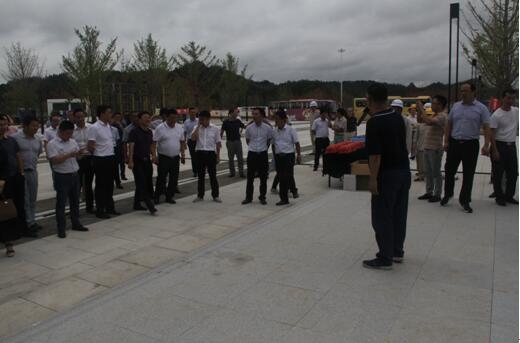 喜迎十九大，身邊看變化——我市干部賢內(nèi)助、鄉(xiāng)鎮(zhèn)街道負(fù)責(zé)人參觀高鐵商務(wù)區(qū)