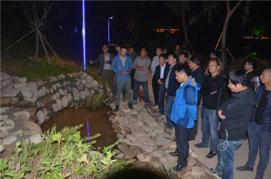 搶抓晴好天氣，24小時不間斷作業(yè)