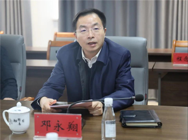 市委常委、常務(wù)副市長鄧永翔現(xiàn)場調(diào)研城投集團(tuán)產(chǎn)業(yè)項目