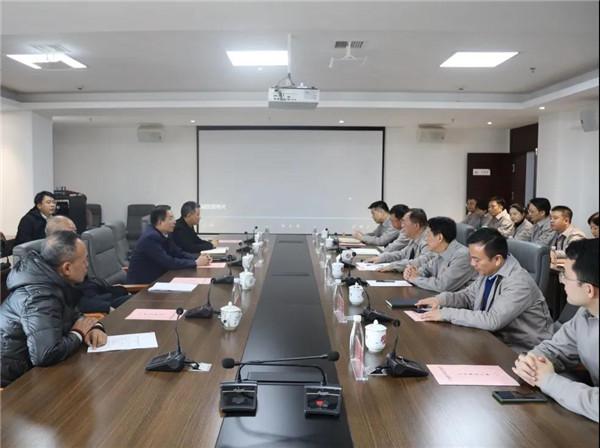 市委常委、常務(wù)副市長鄧永翔現(xiàn)場調(diào)研城投集團(tuán)產(chǎn)業(yè)項目