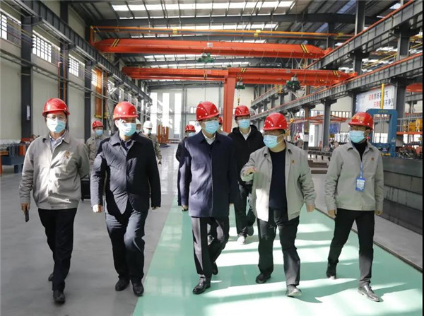 市委常委、常務(wù)副市長鄧永翔現(xiàn)場調(diào)研城投集團(tuán)產(chǎn)業(yè)項目