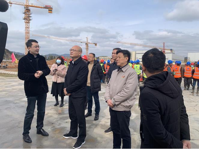 吳雋實地調(diào)研城投集團(tuán)重大項目建設(shè)情況并慰問一線施工人員