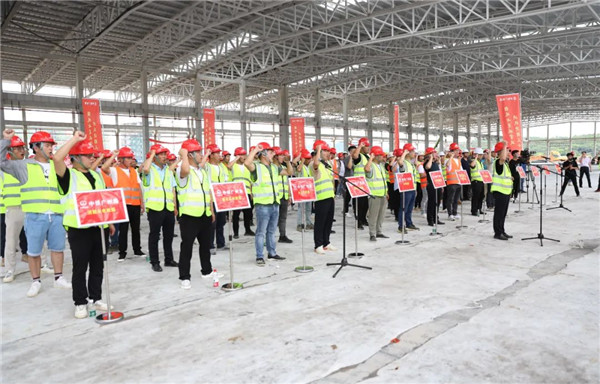 決戰(zhàn)三十天收官 昌南新區(qū)、城投集團舉行透光陶瓷項目誓師大會
