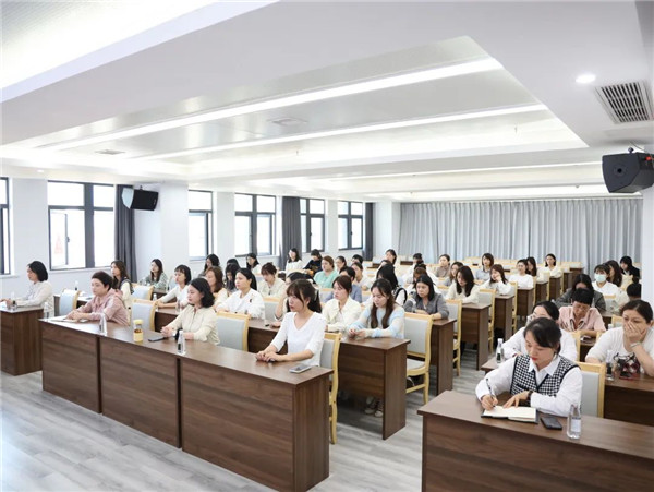 市城投集團(tuán)召開婦女委員會成立大會