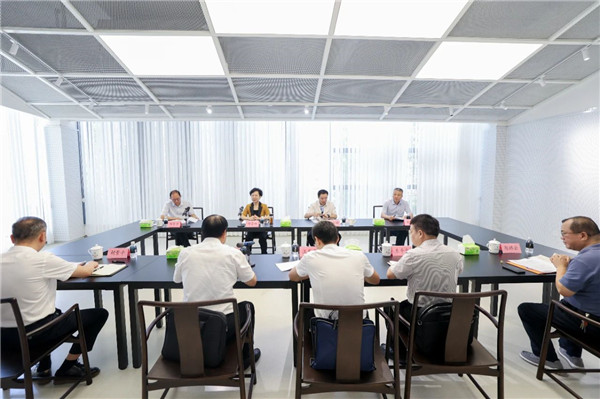 胡雪梅:珍惜寶貴資源資產 政企同心同向發(fā)力 共促全市經濟高質量發(fā)展