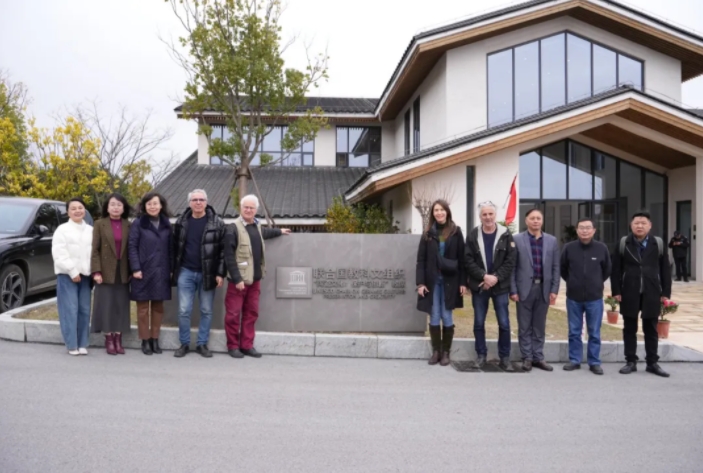 聯(lián)合國教科文組織陶藝學(xué)會(IAC)奧利奧主席一行參觀考察昌南教育